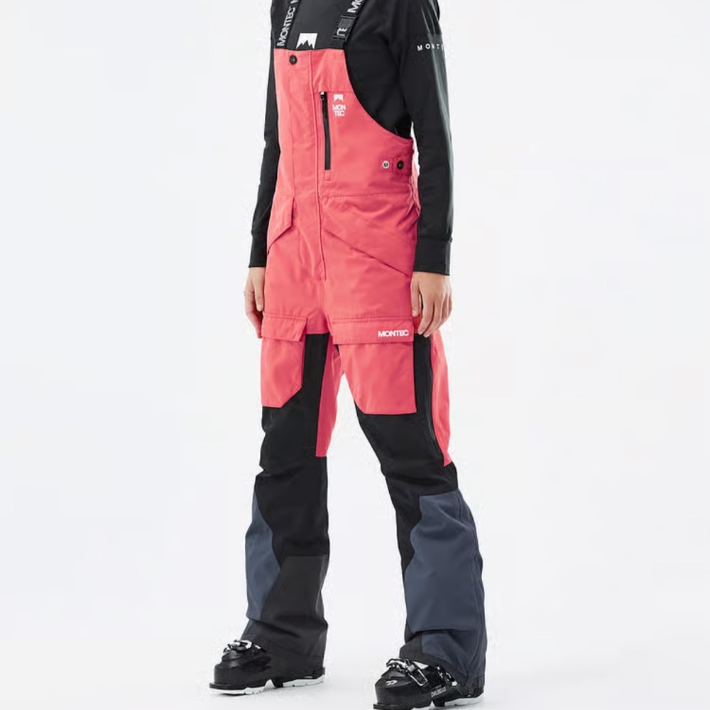 Women’s snow bib with long sleeved shirt